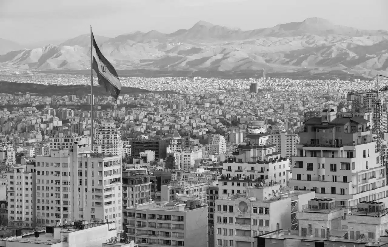 Black-and-white image for the US-Iran brief